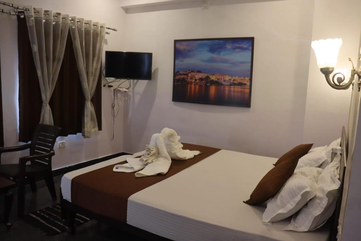 Hotel Shiv Palace Удайпур Экстерьер фото
