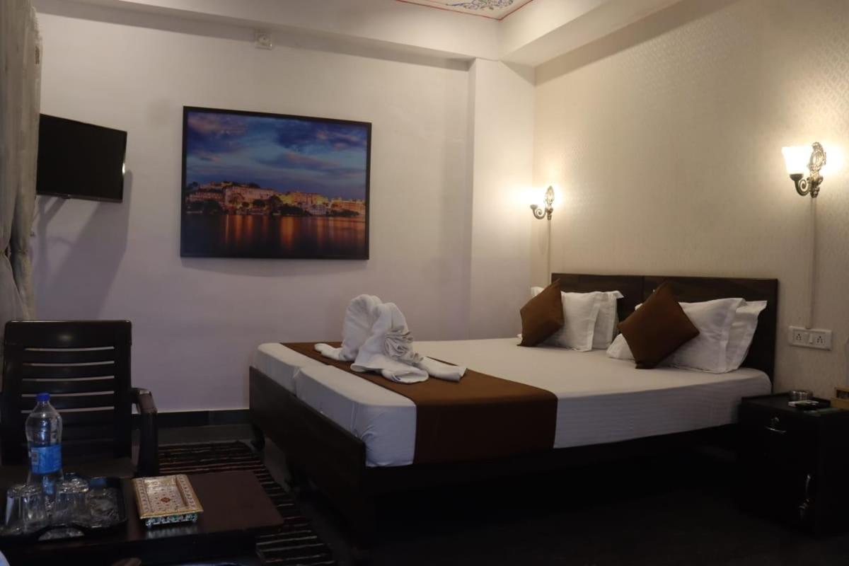 Hotel Shiv Palace Удайпур Экстерьер фото
