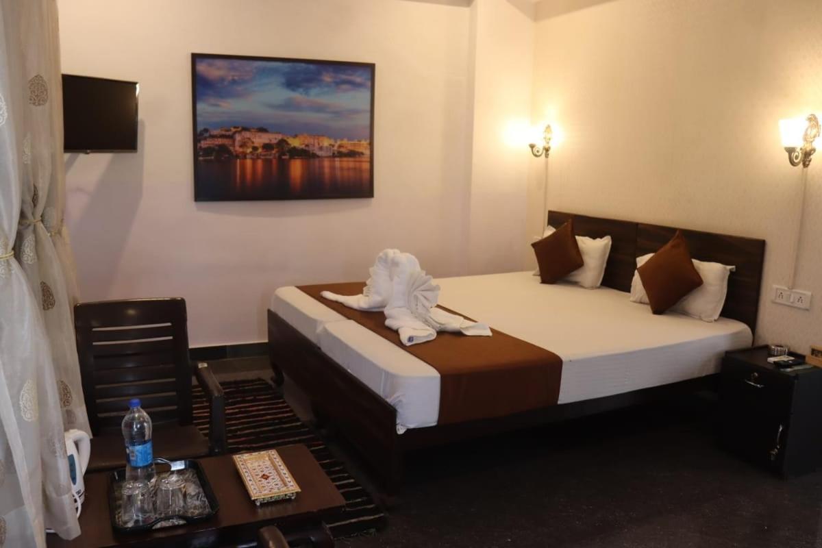 Hotel Shiv Palace Удайпур Экстерьер фото