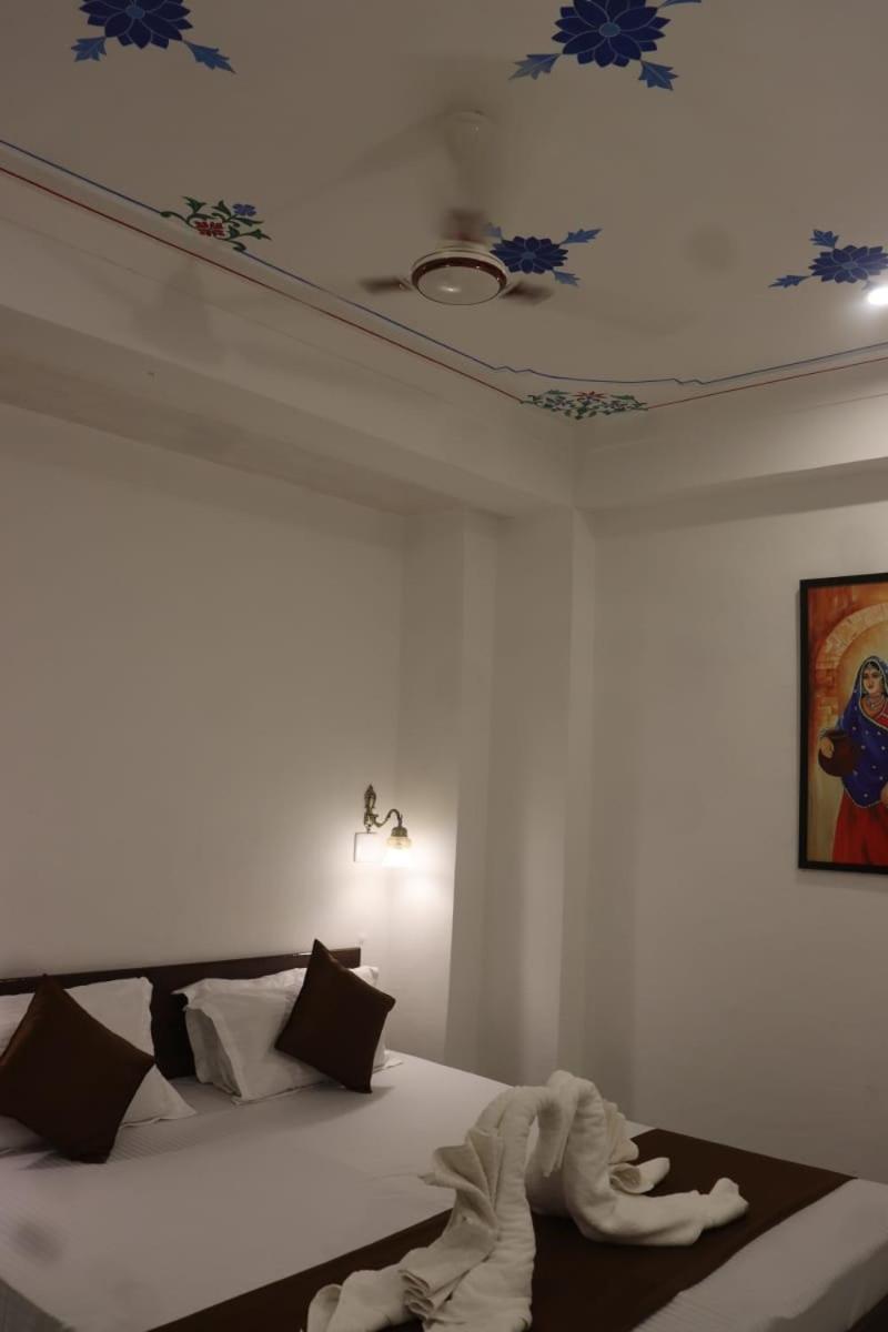 Hotel Shiv Palace Удайпур Экстерьер фото