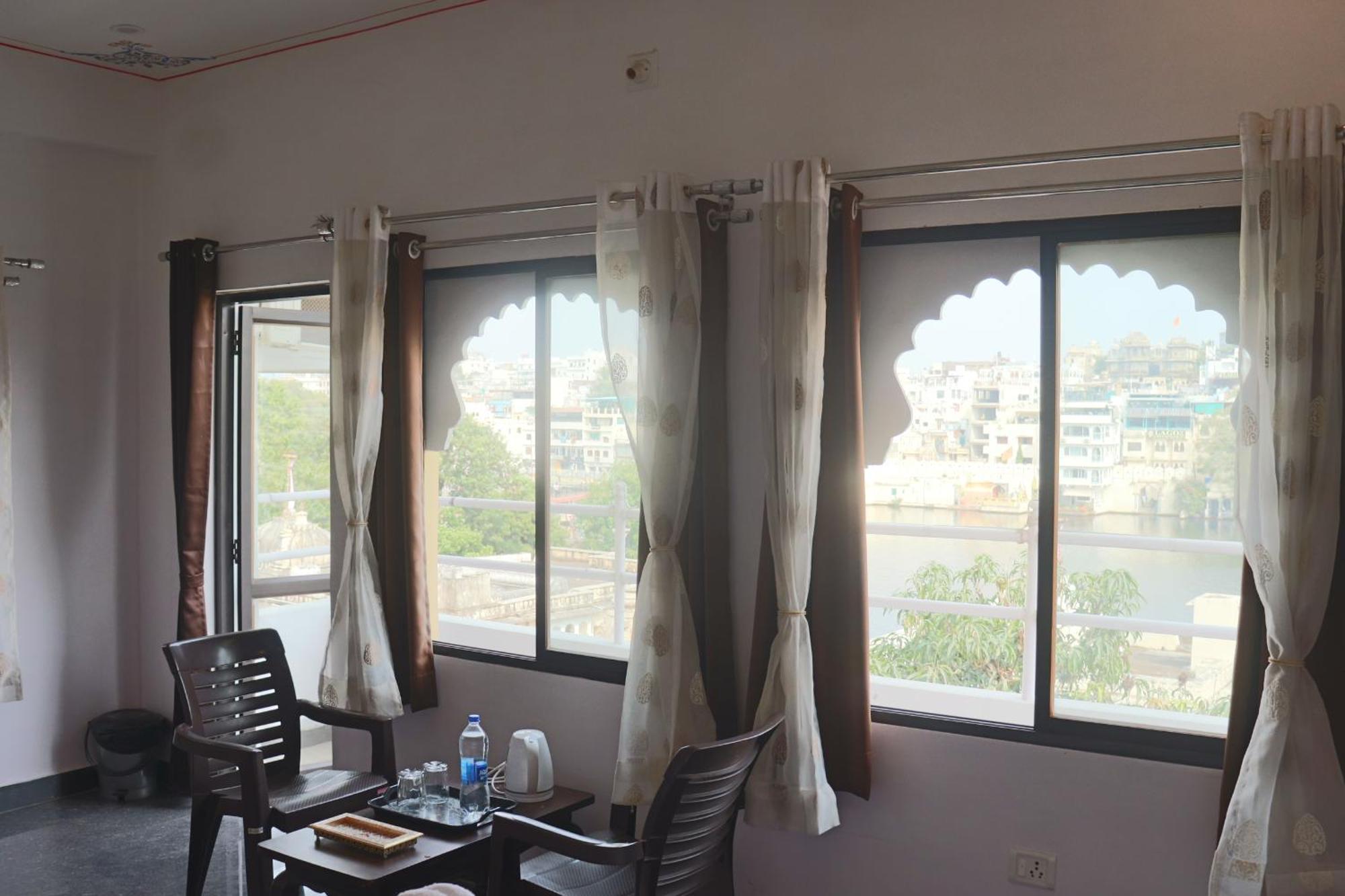 Hotel Shiv Palace Удайпур Номер фото